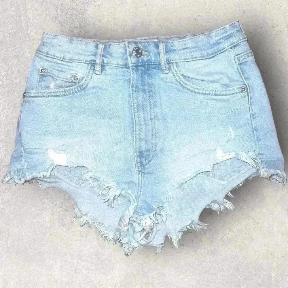 Zara booty shorts size 6